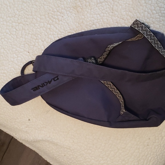 Dakine 6.5L mini backpack - Picture 2 of 5